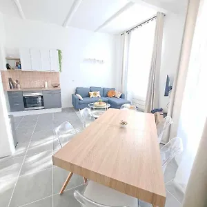 Lumineux , Centre Appartement