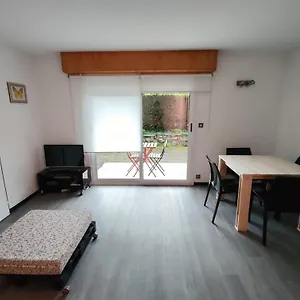https://appartement-esquize-sre.midi-pyreneeshotels.com
